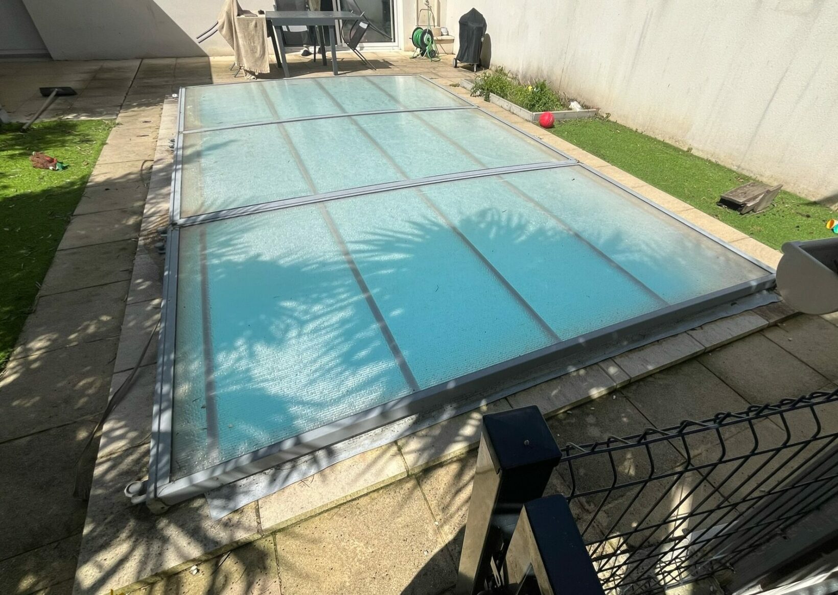 Habillage d’un Rolling Deck de Piscine en bois exotique